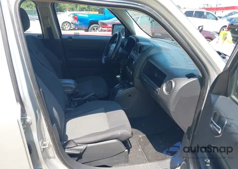 2010 Jeep Patriot Sport z USA, uszkodzony, nr VIN 1J4NF2GB5AD577814